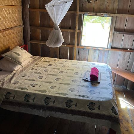 Easy Tiger - M'Pai Bay Beach, Đảo Koh Rong Samloem Ngoại thất bức ảnh