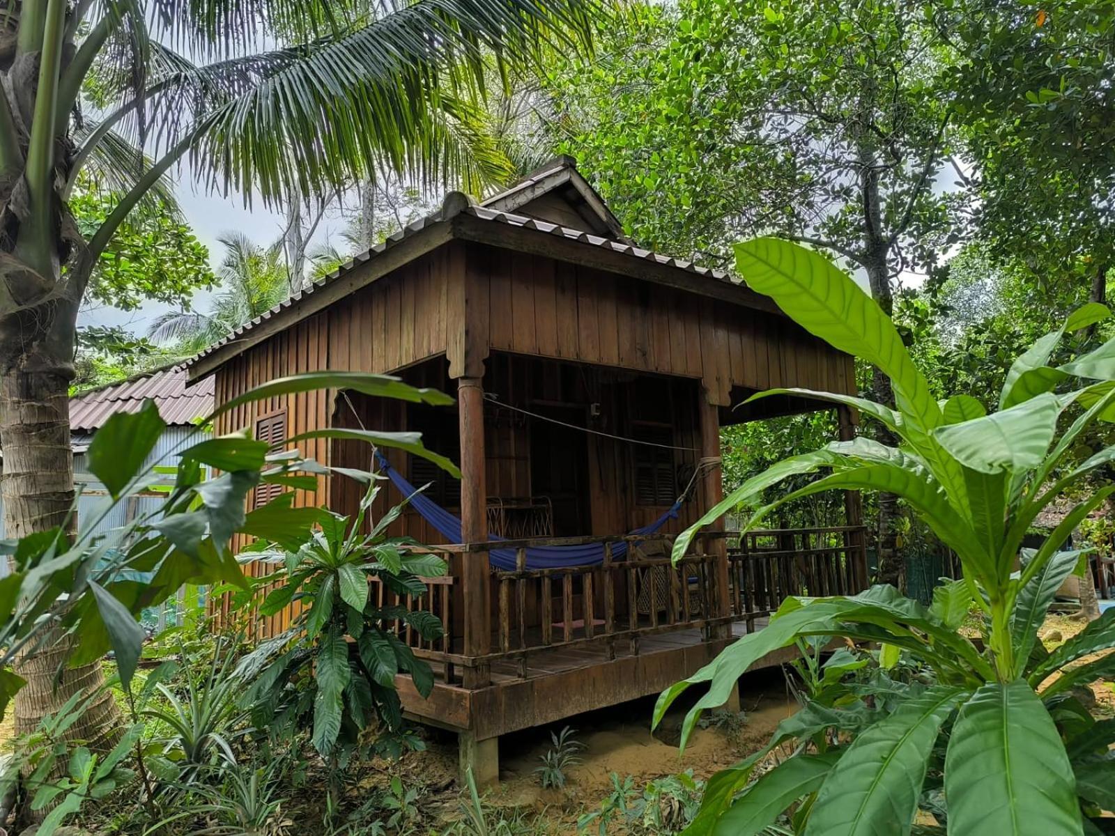 Easy Tiger - M'Pai Bay Beach, Đảo Koh Rong Samloem Ngoại thất bức ảnh