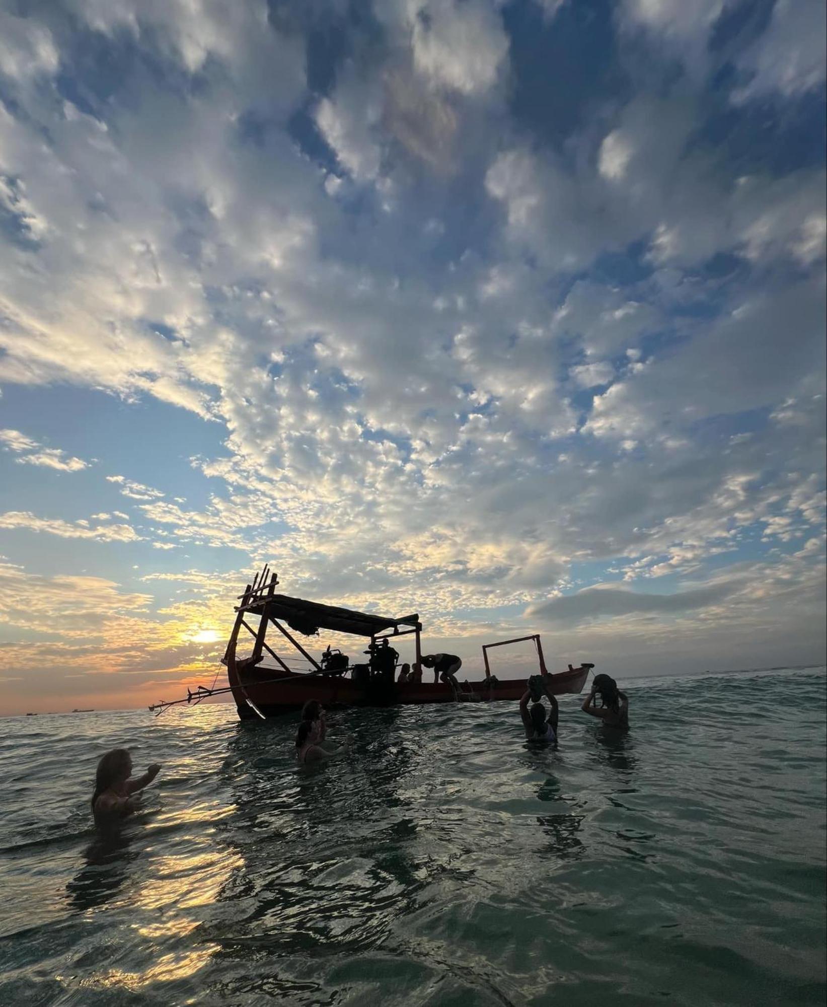 Easy Tiger - M'Pai Bay Beach, Đảo Koh Rong Samloem Ngoại thất bức ảnh