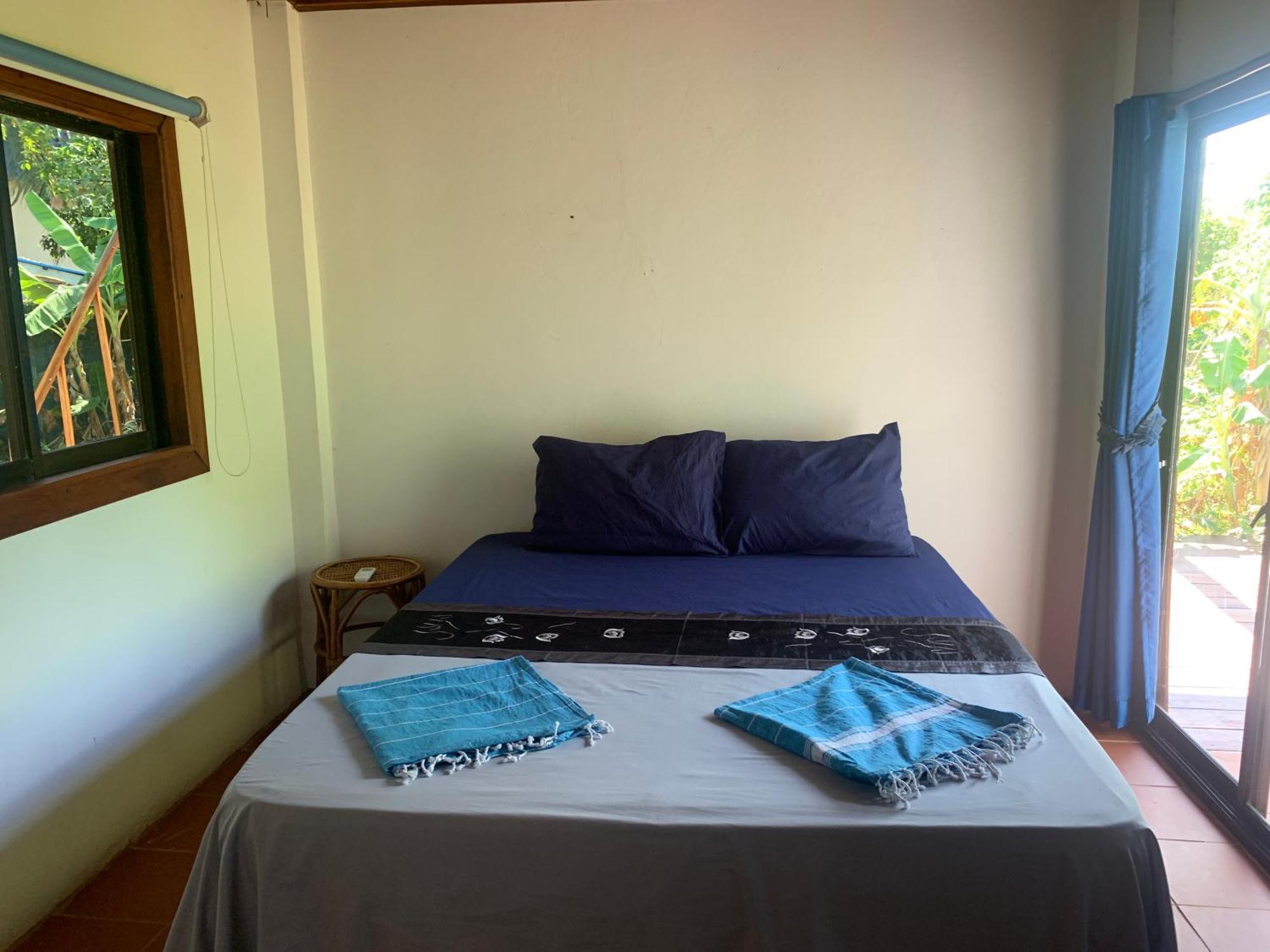 Easy Tiger - M'Pai Bay Beach, Đảo Koh Rong Samloem Ngoại thất bức ảnh