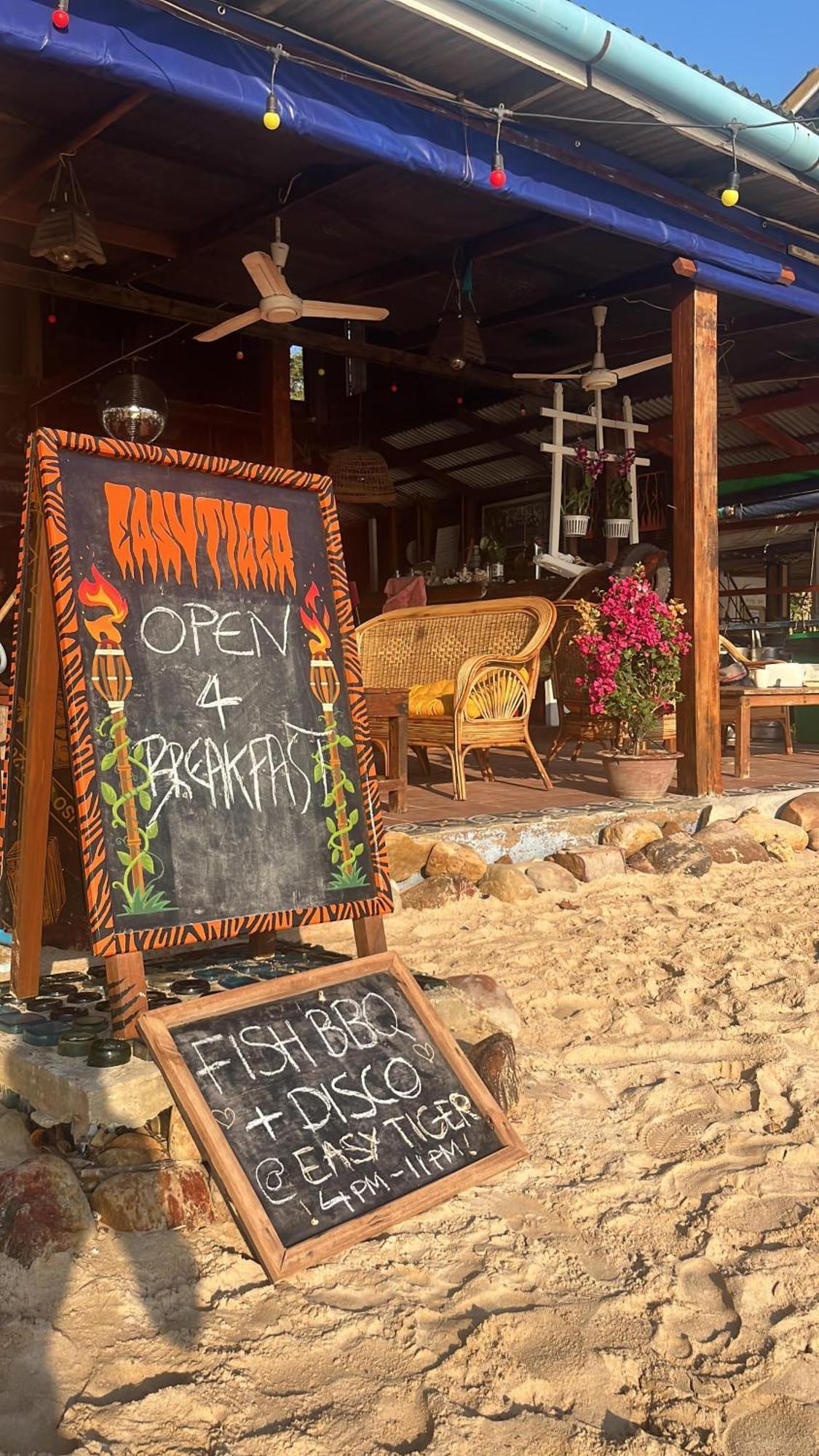 Easy Tiger - M'Pai Bay Beach, Đảo Koh Rong Samloem Ngoại thất bức ảnh