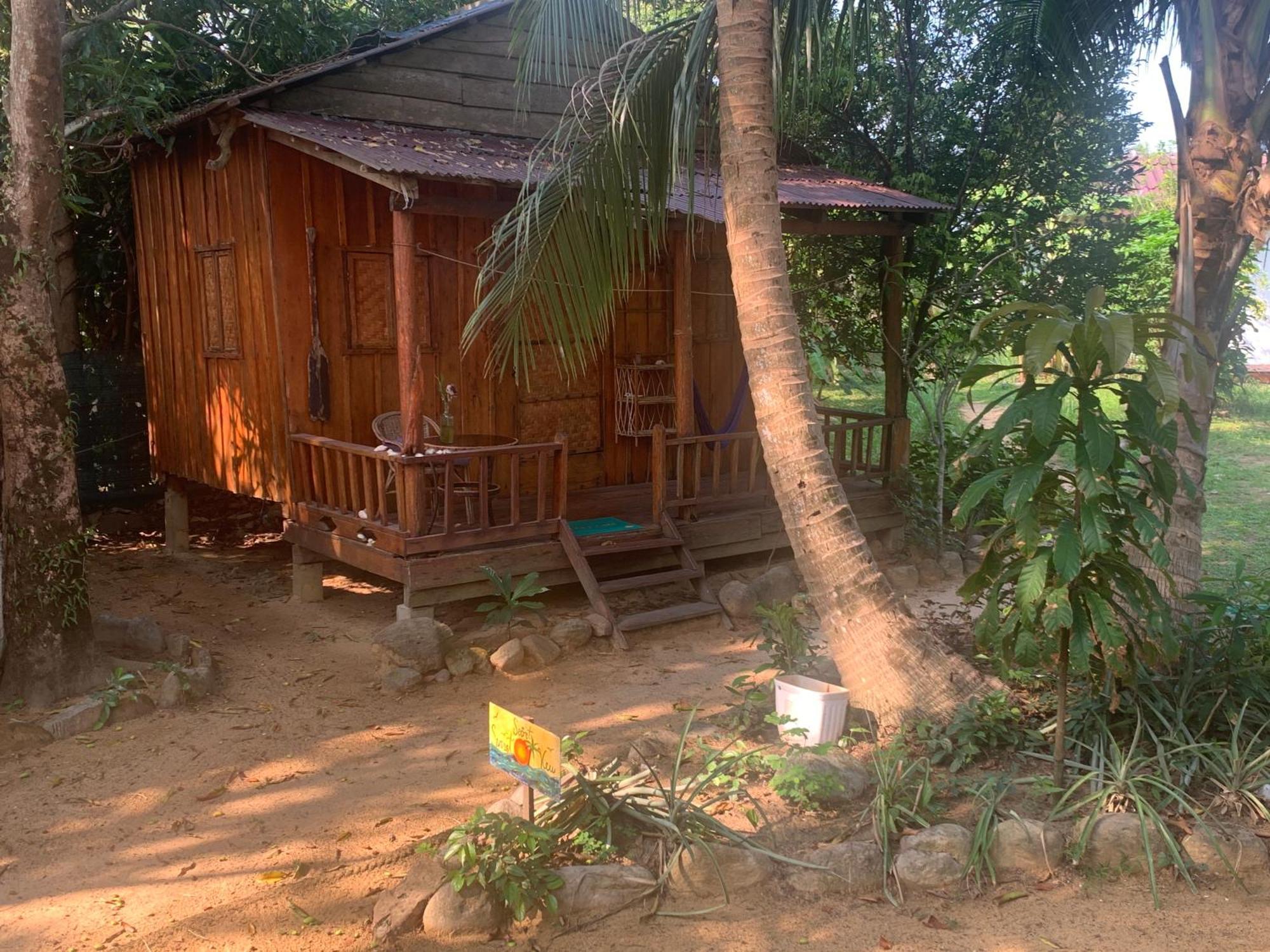 Easy Tiger - M'Pai Bay Beach, Đảo Koh Rong Samloem Ngoại thất bức ảnh
