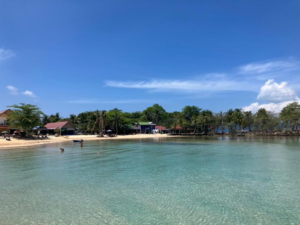 Easy Tiger - M'Pai Bay Beach, Đảo Koh Rong Samloem Ngoại thất bức ảnh