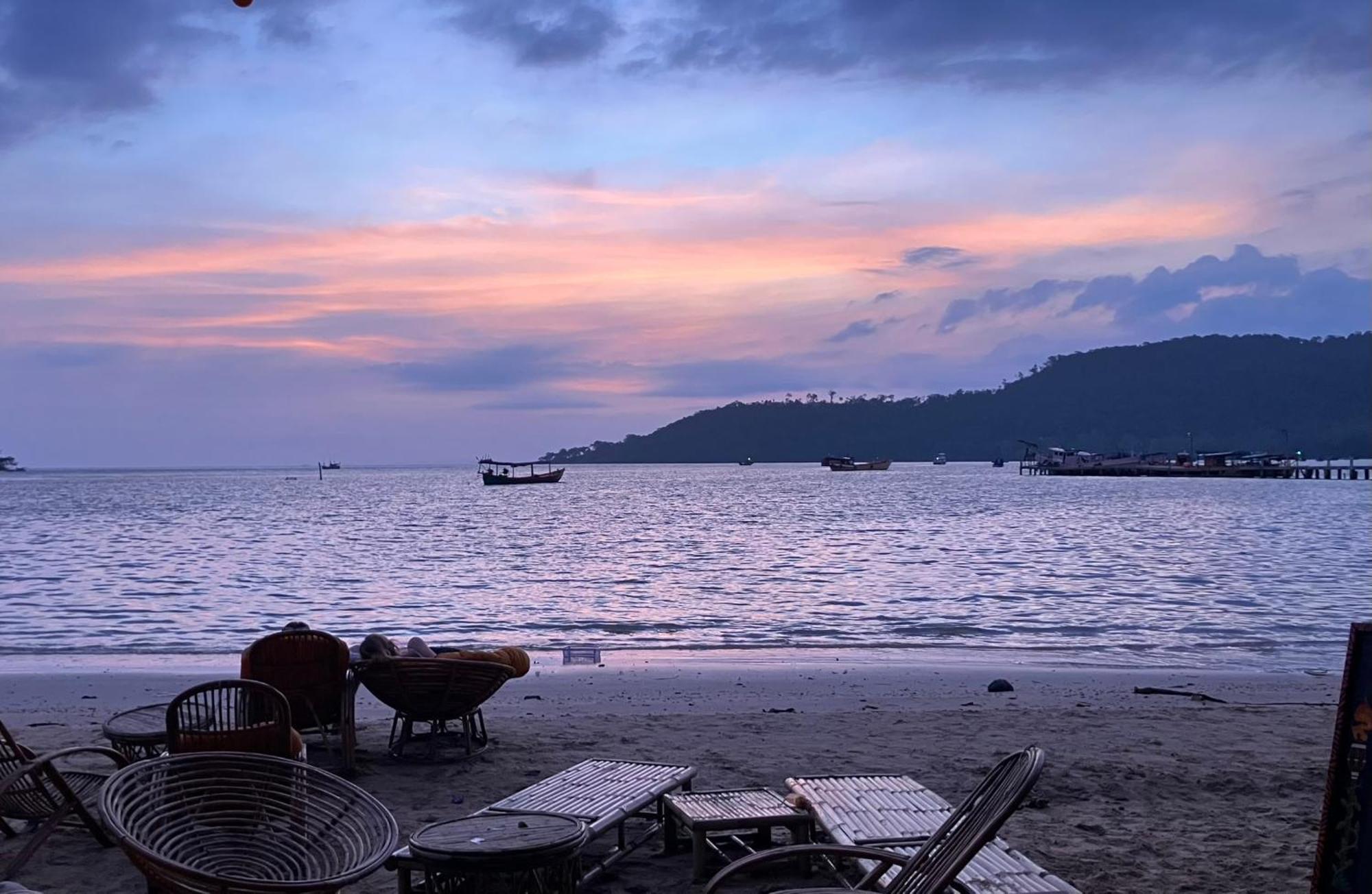 Easy Tiger - M'Pai Bay Beach, Đảo Koh Rong Samloem Ngoại thất bức ảnh
