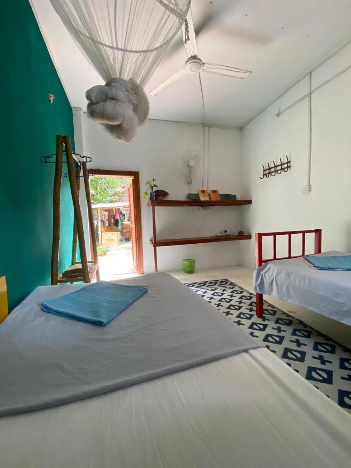 Easy Tiger - M'Pai Bay Beach, Đảo Koh Rong Samloem Ngoại thất bức ảnh