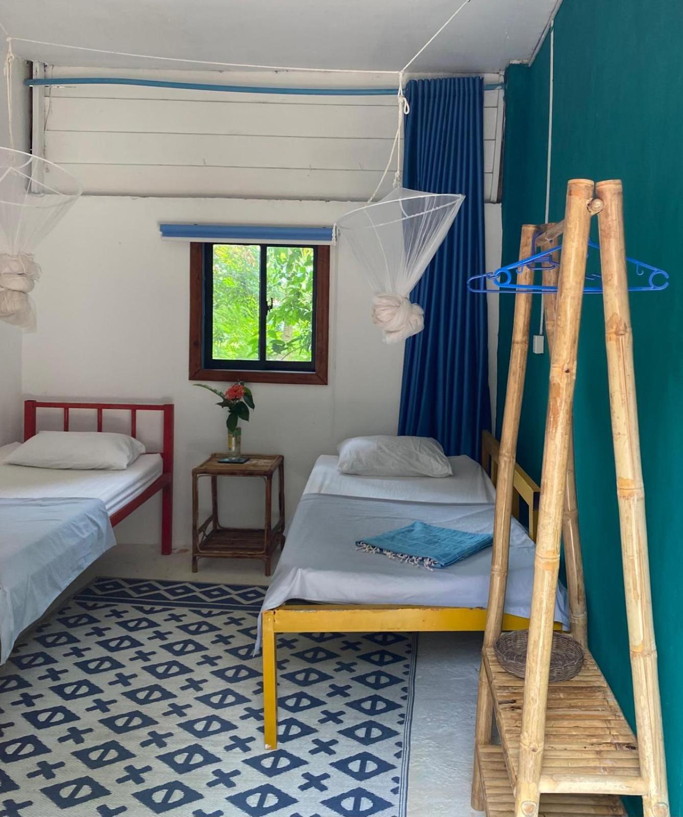 Easy Tiger - M'Pai Bay Beach, Đảo Koh Rong Samloem Ngoại thất bức ảnh