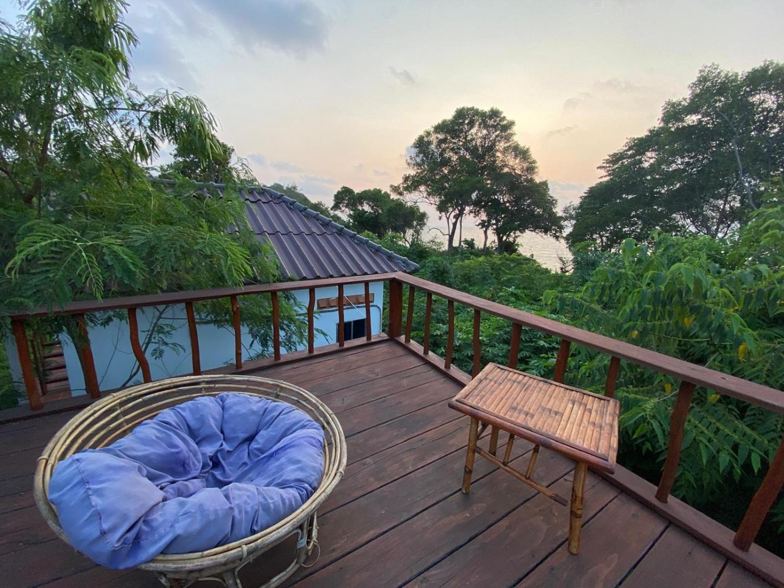 Easy Tiger - M'Pai Bay Beach, Đảo Koh Rong Samloem Ngoại thất bức ảnh